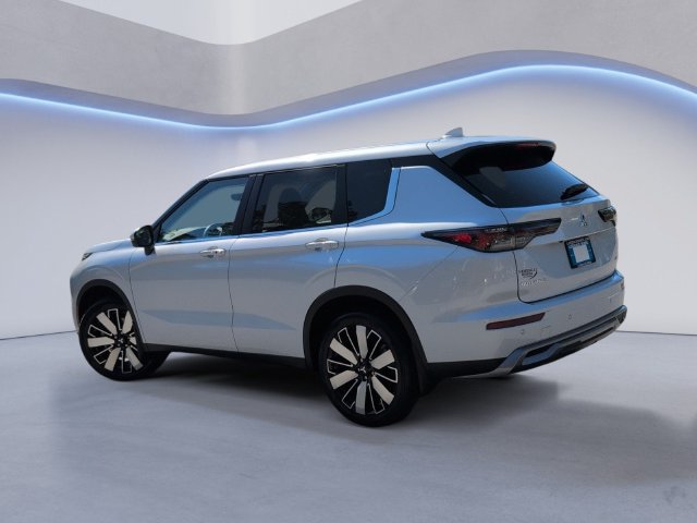 Used 2025 Mitsubishi Outlander SE FWD image 9