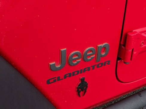 Used 2021 Jeep Gladiator Mojave w/ Trailer Tow Package image 24