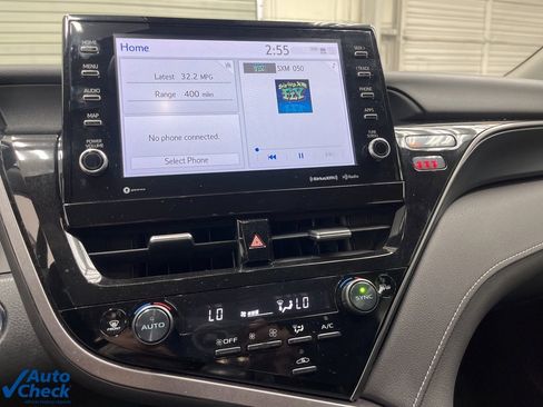 Used 2024 Toyota Camry SE image 18