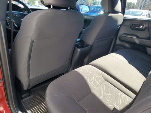 Used 2017 Toyota Tacoma TRD Off-Road image 32