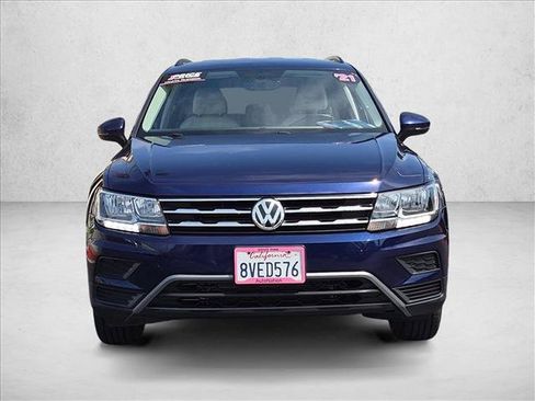 Used 2021 Volkswagen Tiguan SE FWD image 2