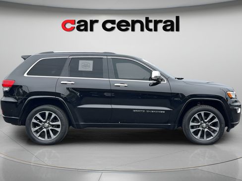 Used 2017 Jeep Grand Cherokee Overland w/ Jeep Active Safety Group AWD/4WD image 6