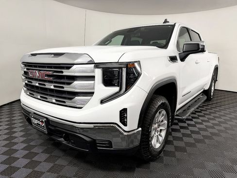 Used 2023 GMC Sierra 1500 SLE AWD/4WD image 3
