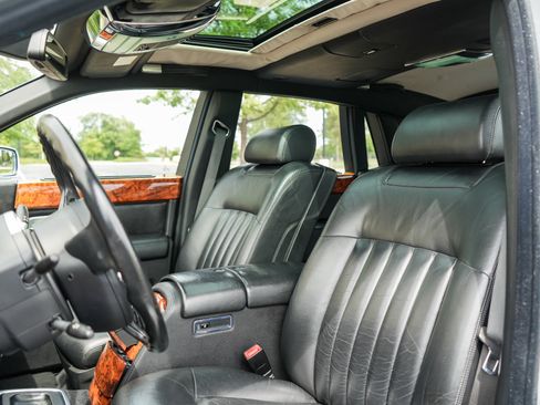 Used 2005 Rolls-Royce Phantom Sedan RWD image 10