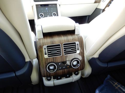 Used 2019 Land Rover Range Rover HSE AWD/4WD image 19