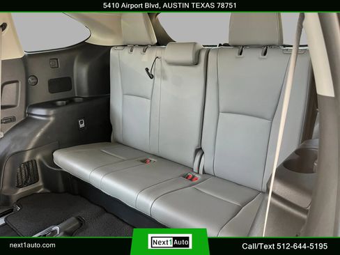Used 2020 Toyota Highlander XLE FWD image 35