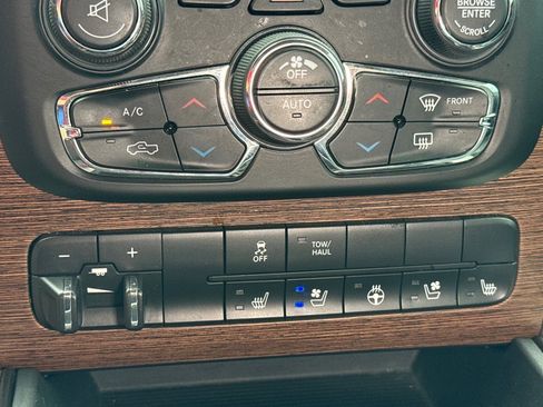 Used 2018 RAM 1500 Laramie w/ Convenience Group image 11