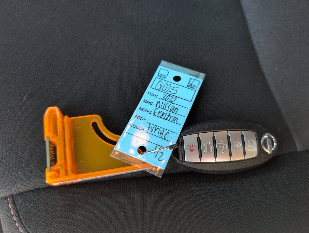 Used 2022 Nissan Sentra SR w/ Lighting Package FWD image 14