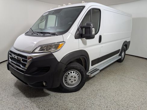 Used 2025 RAM ProMaster 2500 w/ U-Haul Equipment Group FWD image 15