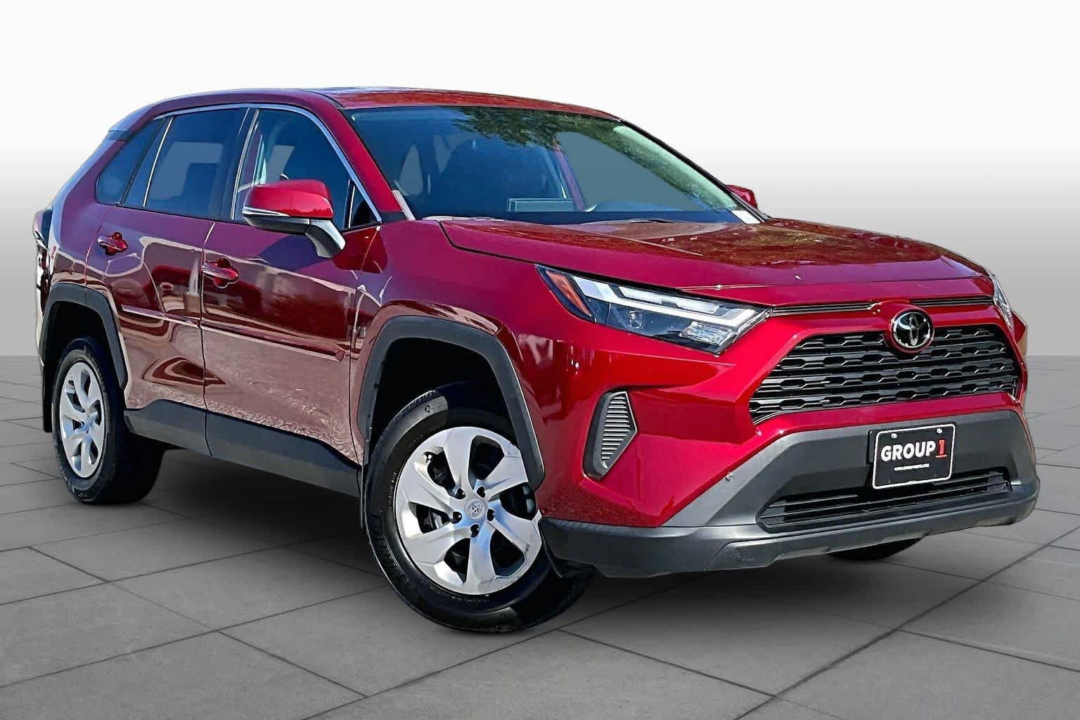 Used 2023 Toyota RAV4 LE AWD/4WD image 3