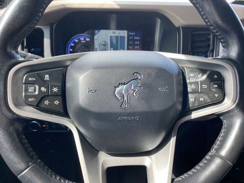 Used 2022 Ford Bronco Wildtrak image 8