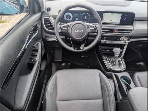 Used 2025 Kia Seltos EX w/ EX Sunroof Package AWD/4WD image 8