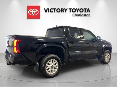 Used 2025 Toyota Tacoma SR5 AWD/4WD image 7
