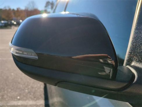 Used 2024 Chevrolet Traverse Z71 image 12