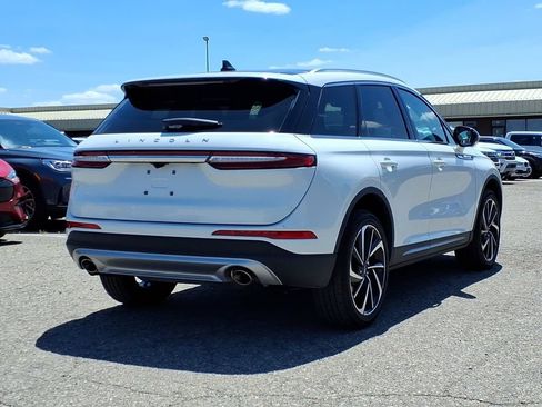 Used 2024 Lincoln Corsair Reserve w/ Equipment Group 201A AWD/4WD image 4