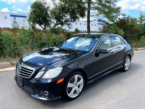 Used 2010 Mercedes-Benz E 350 4MATIC Sedan image 2