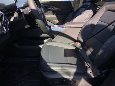 New 2026 Chevrolet Equinox EV LT FWD image 32