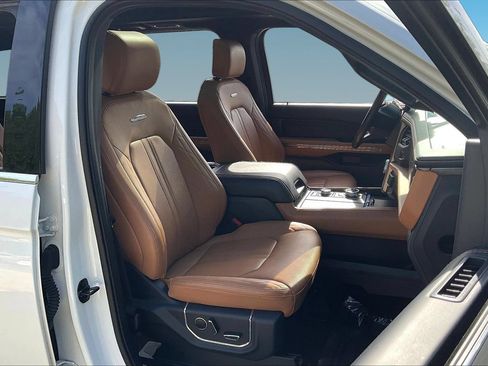 Used 2023 Ford Expedition Platinum AWD/4WD image 28