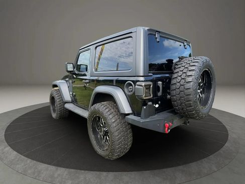 Used 2019 Jeep Wrangler Sport AWD/4WD image 3