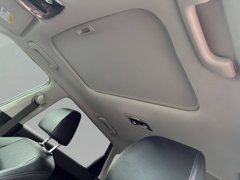 Used 2021 Kia Seltos EX image 16