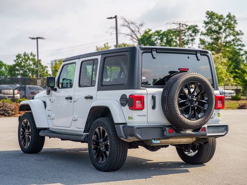 Used 2023 Jeep Wrangler Unlimited Sahara w/ Cold Weather Group AWD/4WD image 5