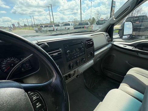 Used 2005 Ford F250 4x4 SuperCab Super Duty image 13