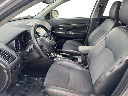 Used 2024 Mitsubishi Outlander Sport SE AWD/4WD image 9