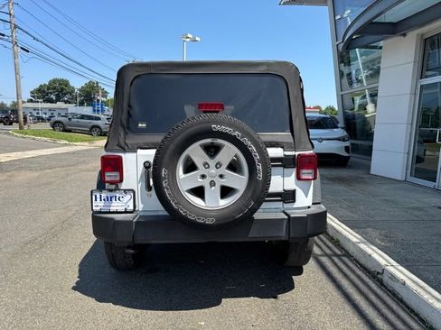 Used 2017 Jeep Wrangler Unlimited Sport w/ Quick Order Package 24S AWD/4WD image 8