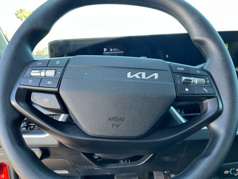 Used 2025 Kia K4 FWD image 29