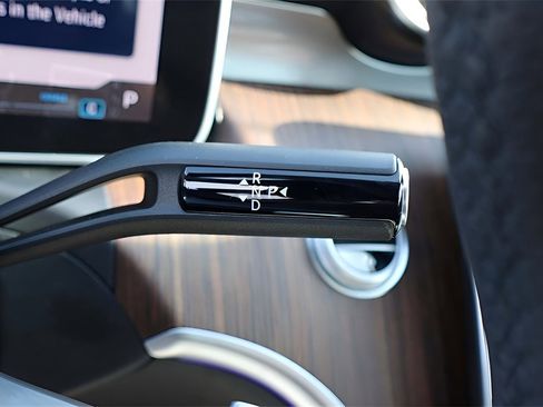 Used 2025 Mercedes-Benz C 300 4MATIC Sedan image 76