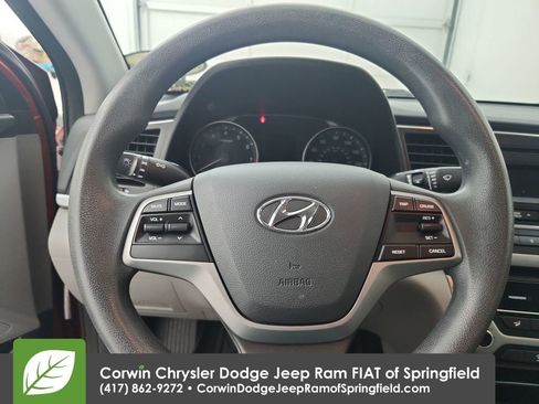 Used 2017 Hyundai Elantra SE FWD image 21