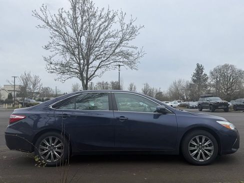 Used 2017 Toyota Camry XLE w/ Moonroof Package image 6