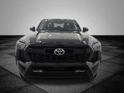 Certified 2025 Toyota Tacoma TRD Off-Road AWD/4WD image 2