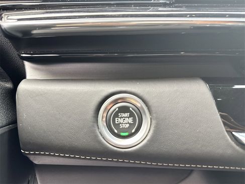 Used 2023 Cadillac Escalade ESV V image 22