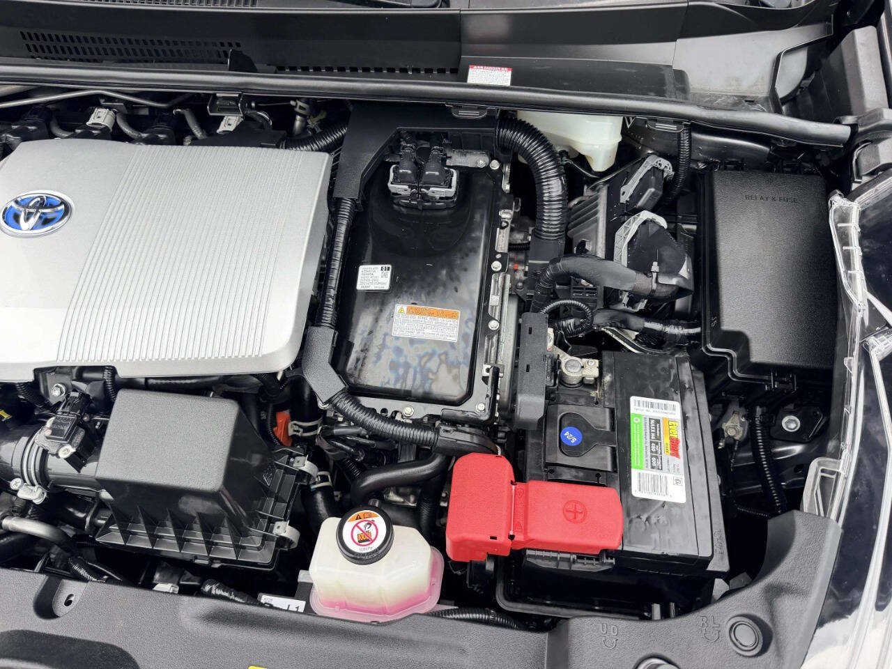 Used 2022 Toyota Prius LE FWD image 15