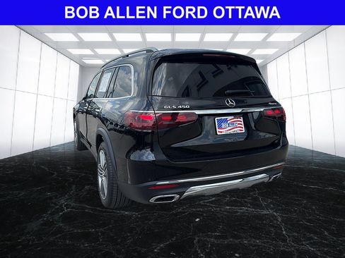 Used 2025 Mercedes-Benz GLS 450 4MATIC image 3