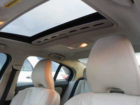 Used 2017 Volvo S60 T5 Dynamic w/ Vision Package image 21