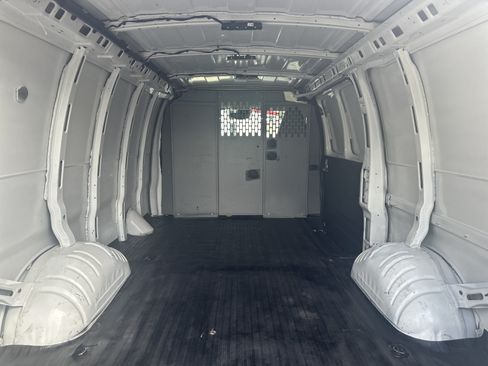 Used 2020 Chevrolet Express 2500 w/ Communications Package RWD image 13