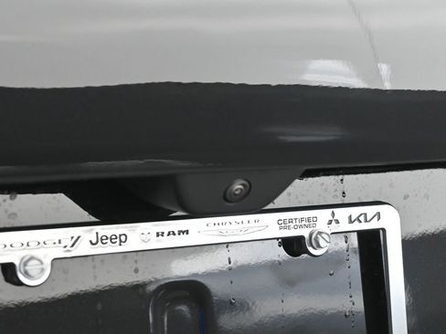 Used 2024 Jeep Grand Cherokee Laredo w/ Trailer Tow Package image 29