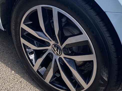 Certified 2025 Volkswagen Jetta SE image 22