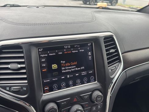 Used 2018 Jeep Grand Cherokee Limited AWD/4WD image 11