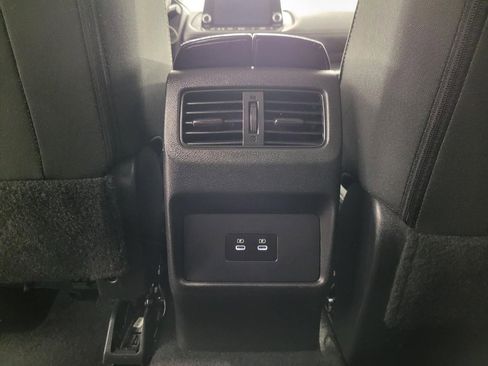 Used 2025 Nissan Rogue SV image 23