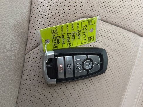 Used 2024 Ford Expedition Limited image 50