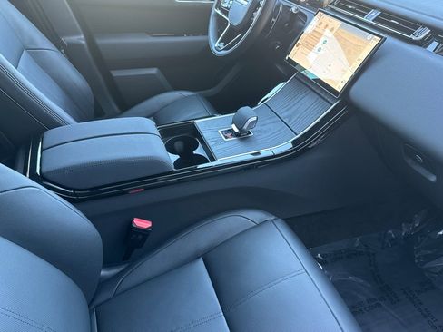 Used 2026 Land Rover Range Rover Velar Dynamic SE image 17