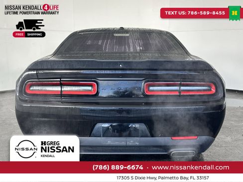 Used 2020 Dodge Challenger SXT w/ Blacktop Package image 10