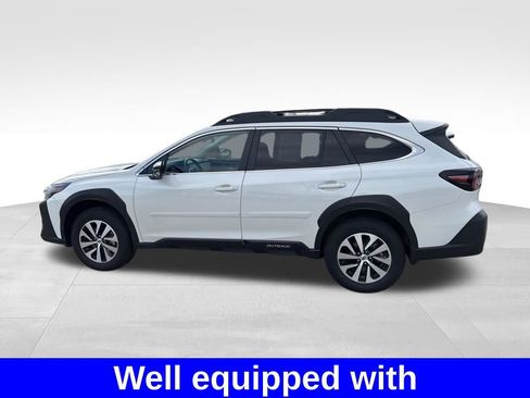 Used 2025 Subaru Outback Premium image 3
