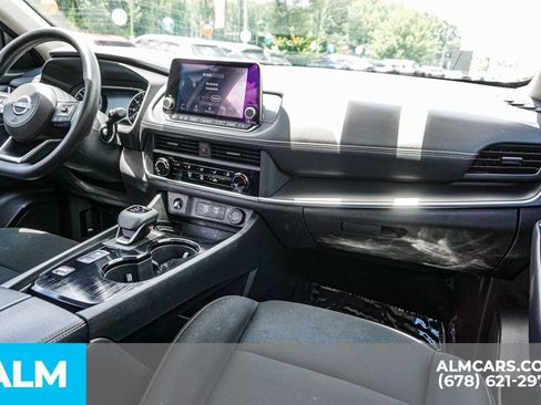 Used 2024 Nissan Rogue S FWD image 23