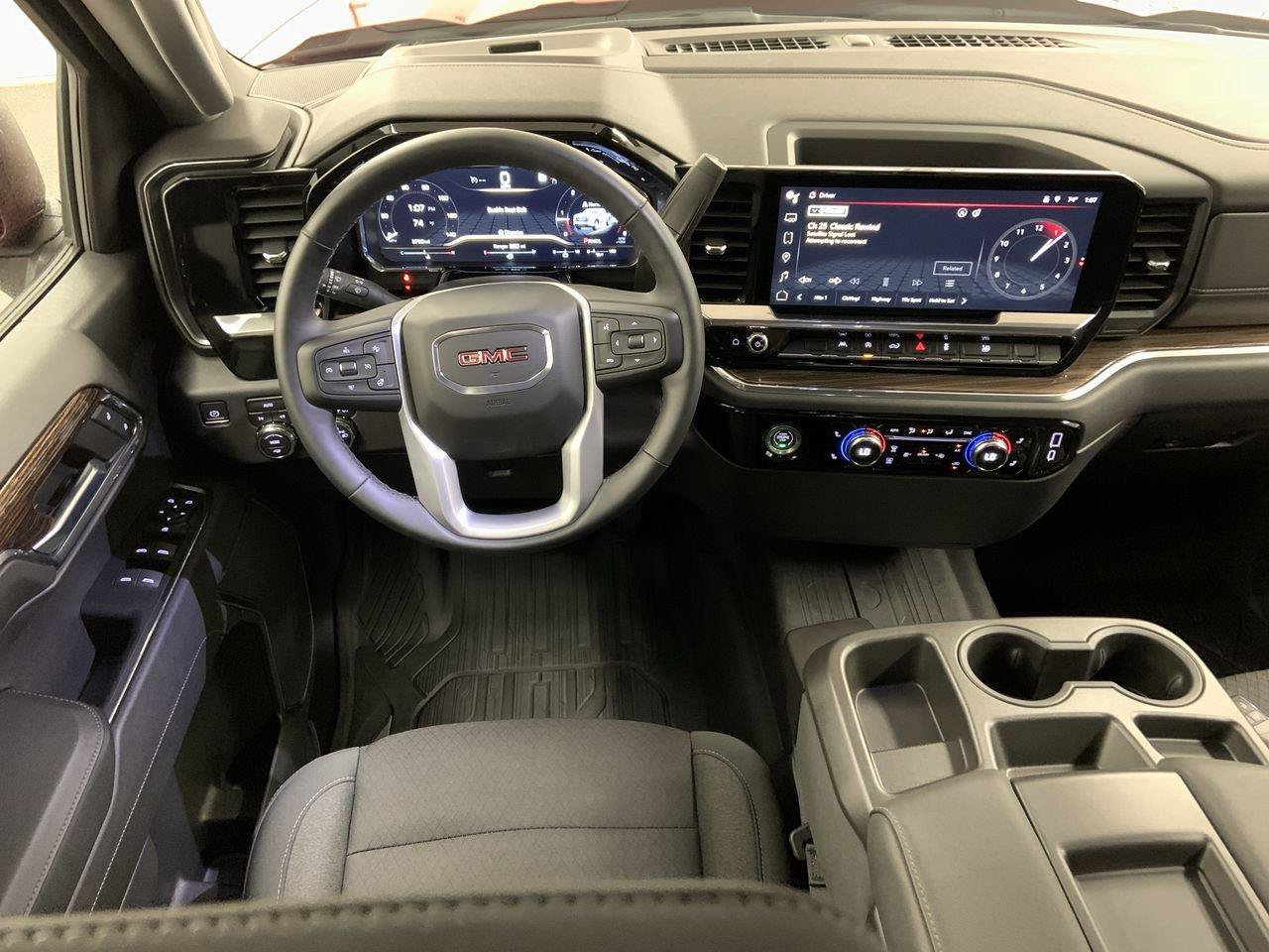 Used 2023 GMC Sierra 1500 Elevation AWD/4WD image 12
