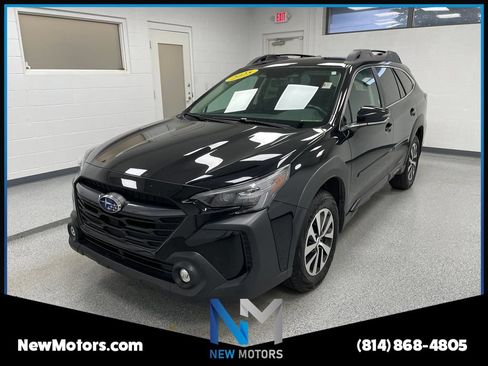 Used 2025 Subaru Outback Premium AWD/4WD image 1