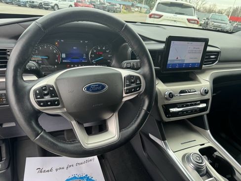 Certified 2022 Ford Explorer XLT w/ Equipment Group 202A AWD/4WD image 30